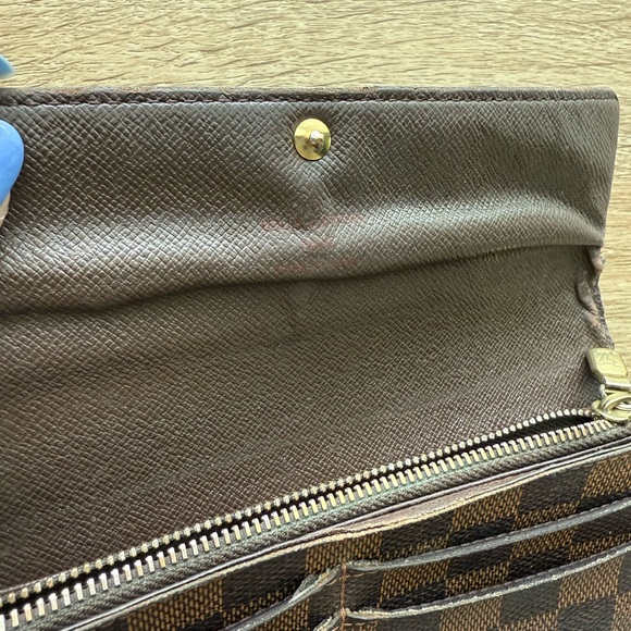 Louis Vuitton Wallet - Picture 6 of 13